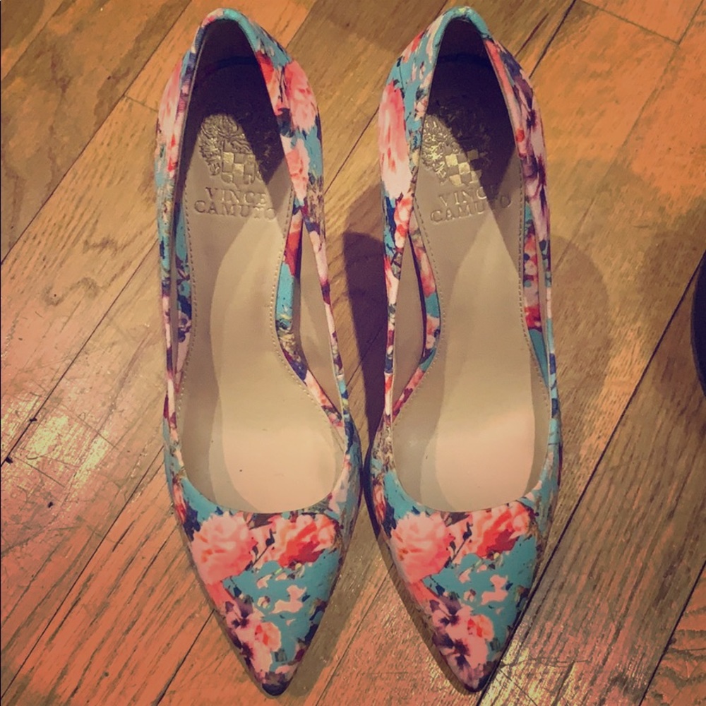 SOLD! Vince Camuto floral pumps!